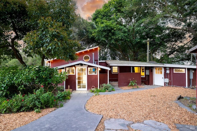 210 Valley View Dr, Petaluma, CA 94952 - view of front of property featuring covered porch