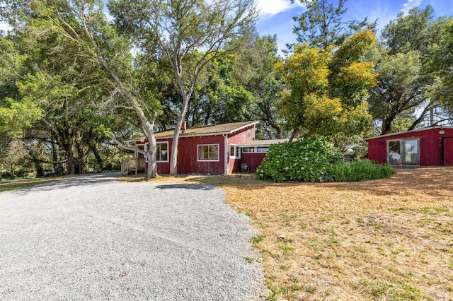 210 Valley View Dr, Petaluma, CA 94952 - ranch-style home featuring driveway