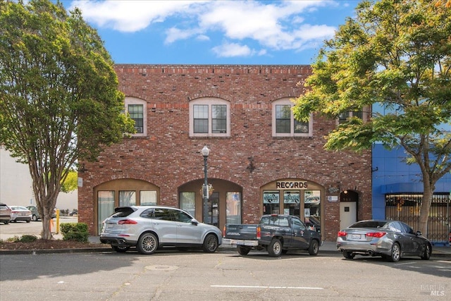963 B St, Hayward, CA 94541 - view of front of home with brick siding