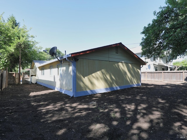 15190 Highlands Hbr, Clearlake, CA 95422 - view of side of property featuring a fenced backyard
