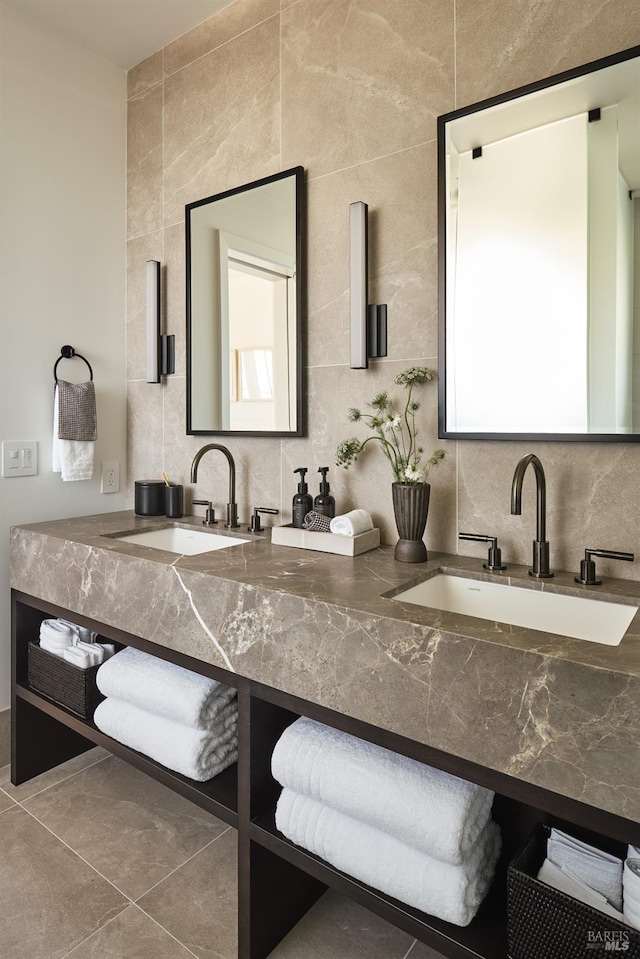 106 Vintners Ct, Napa, CA 94559 - bathroom featuring double vanity