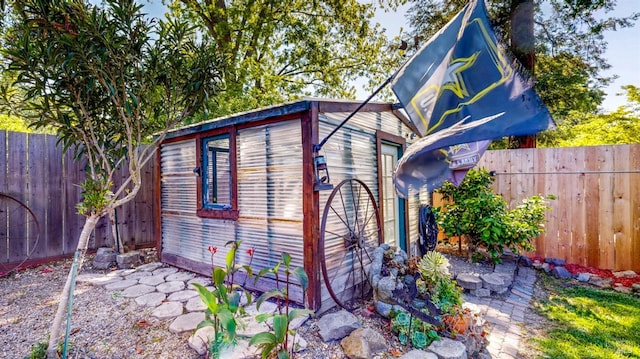 418 W Cotati Ave, Cotati, CA 94931 - view of side of home with a fenced backyard and an outdoor structure