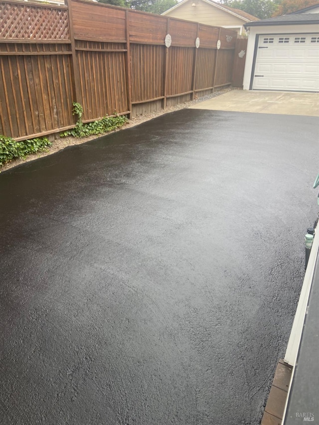 418 W Cotati Ave, Cotati, CA 94931 - view of yard with a garage