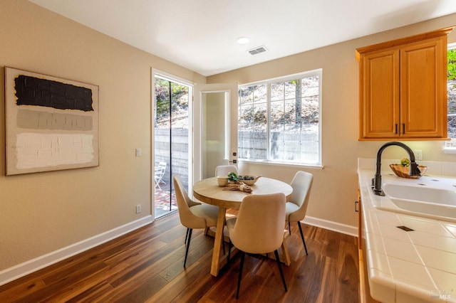 339 Sterling Way, San Rafael, CA 94903 - dining area with dark wood-style flooring