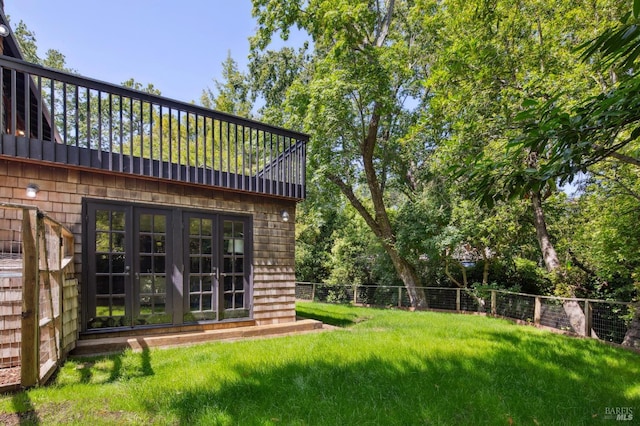 7 Shanley Ln, Ross, CA 94957 - fenced backyard with french doors