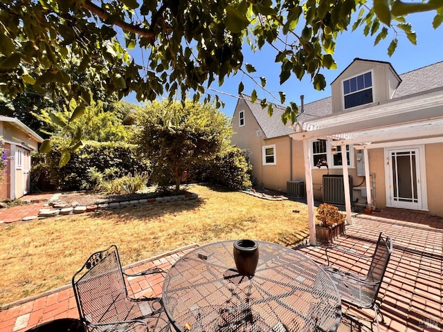 436 S Front St, Rio Vista, CA 94571 - view of yard featuring a patio area and outdoor dining space
