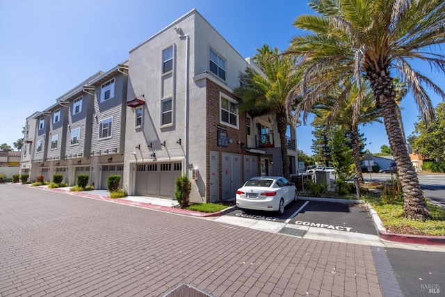 40708 Fremont Blvd, Fremont, CA 94538 - view of property featuring uncovered parking and a residential view
