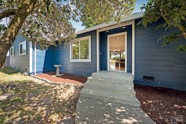 5648 Ver Ni Rd, Sebastopol, CA 95472 - property entrance with covered porch