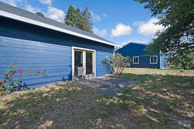 5648 Ver Ni Rd, Sebastopol, CA 95472 - back of property featuring a yard and a patio