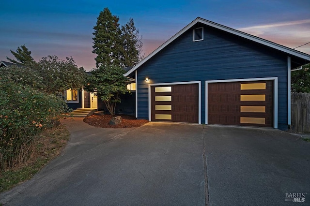 5648 Ver Ni Rd, Sebastopol, CA 95472 - contemporary house featuring a garage
