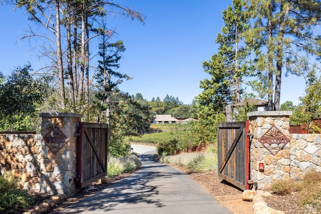 875 White Cottage Rd N, Angwin, CA 94508 - view of gate