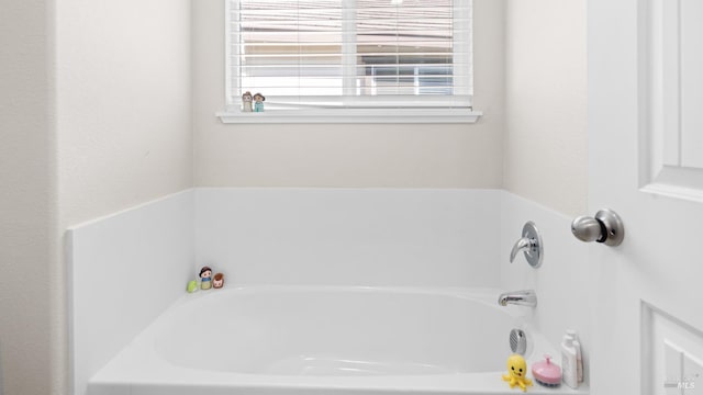 5041 Soprano Cir, Fairfield, CA 94534 - bathroom with a bath