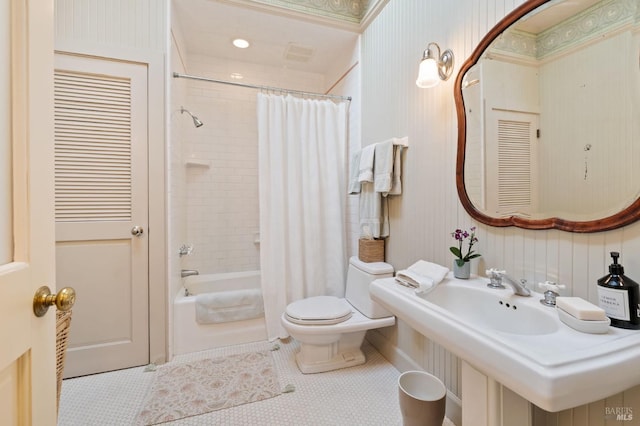 1300 Ink Grade Rd, Pope Valley, CA 94567 - bathroom featuring toilet and shower / tub combo with curtain