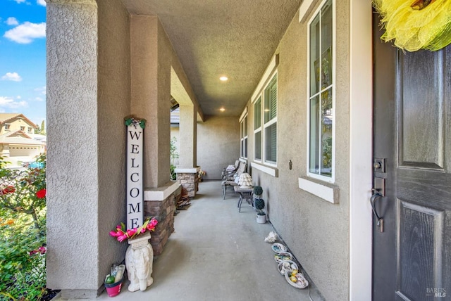 644 Canterbury Cir, Vacaville, CA 95687 - view of covered porch