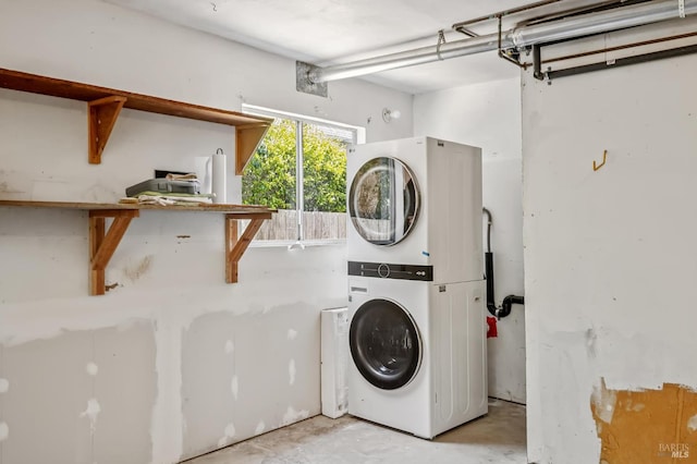 160 3rd St, Point Reyes Station, CA 94956 - laundry area with stacked washer / drying machine