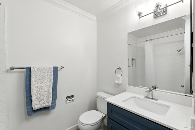 4 Cielo Ln Unit 3E, Novato, CA 94949 - full bath with ornamental molding, vanity, and a shower with curtain
