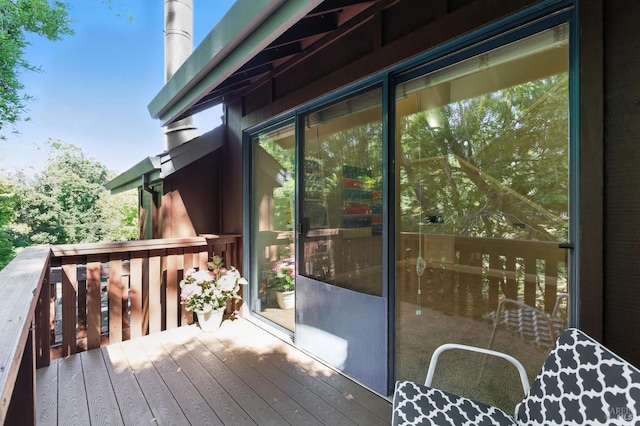 4 Cielo Ln Unit 3E, Novato, CA 94949 - view of wooden deck