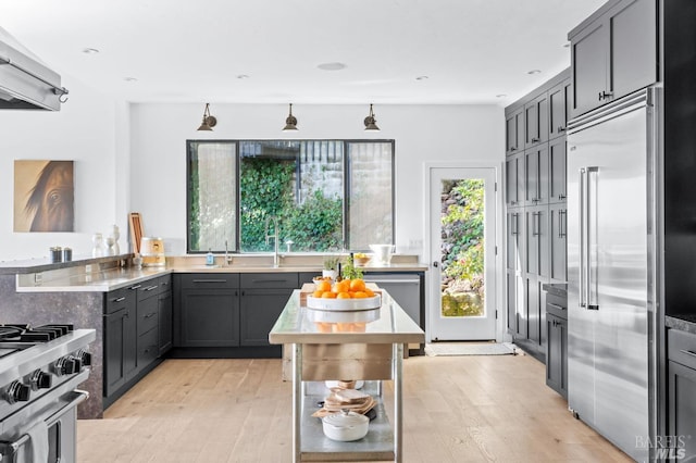 1325 Crestmont Dr, Angwin, CA 94508 - kitchen featuring premium appliances, light wood-style flooring, gray cabinetry, and recessed lighting