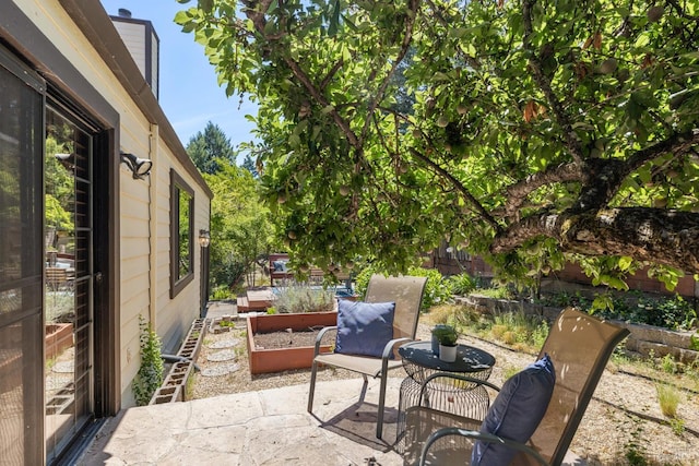1619 Foothill Blvd, Calistoga, CA 94515 - view of patio with a garden