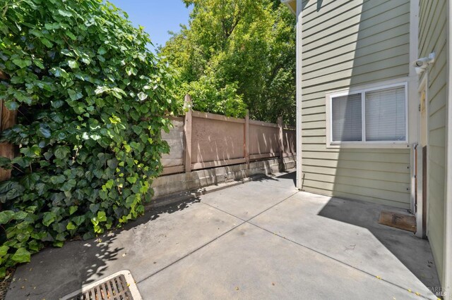 711 San Anselmo Ave, San Anselmo, CA 94960 - view of patio / terrace