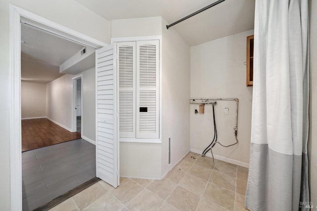 711 San Anselmo Ave, San Anselmo, CA 94960 - laundry room with baseboards