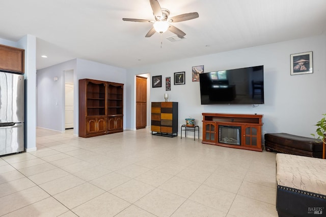 448 Potters Ln, Vacaville, CA 95687 - living area with ceiling fan and baseboards