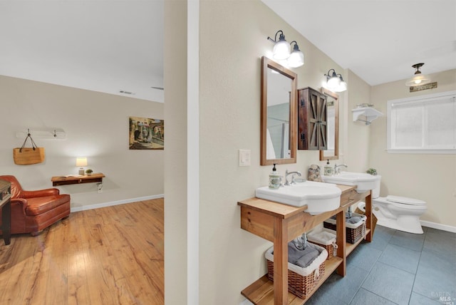 2783 Vista Palomar, Fairfield, CA 94534 - full bathroom with double vanity and toilet