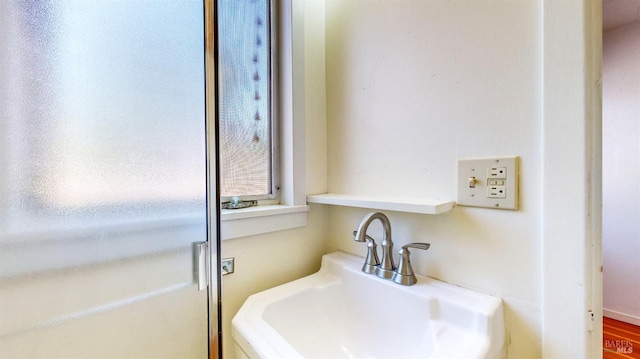 312 12th St, Petaluma, CA 94954 - bathroom with a sink