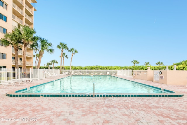 view of swimming pool