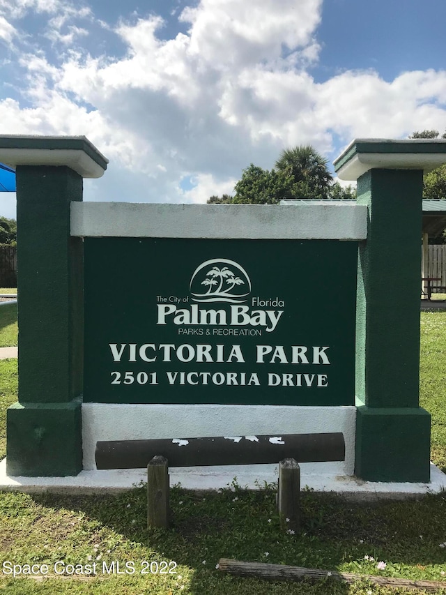 Listing photo 2 for 2502 Victoria Dr NE, Palm Bay FL 32905