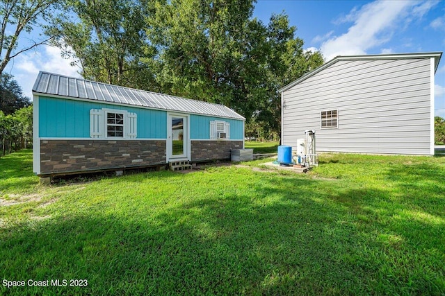 exterior space featuring a yard