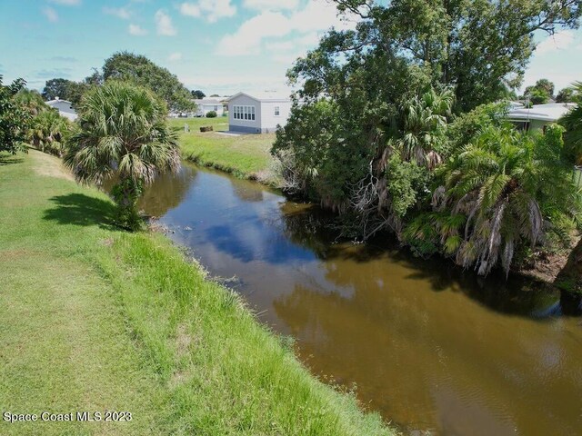 1112 Navajo Dr, Barefoot Bay, FL 32976