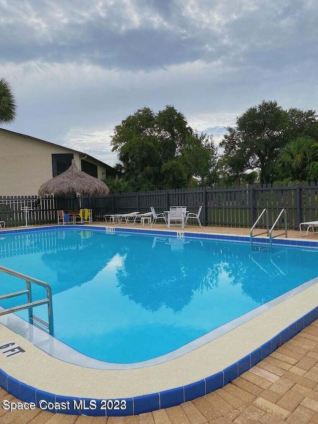 view of swimming pool