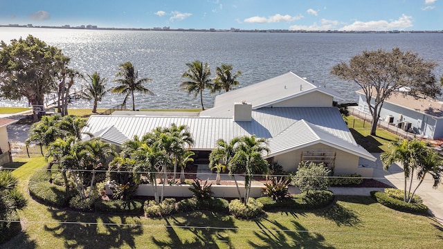 bird's eye view featuring a water view