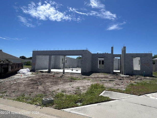 view of front of property