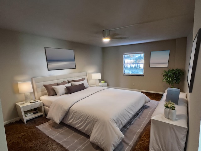 bedroom with ceiling fan