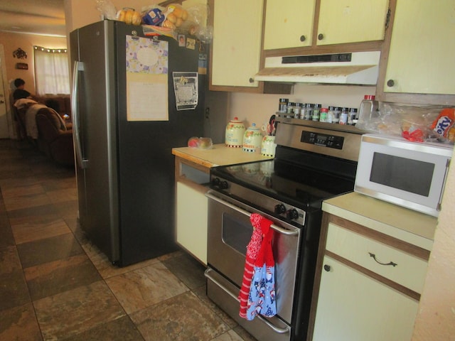 kitchen featuring stainless steel appliances