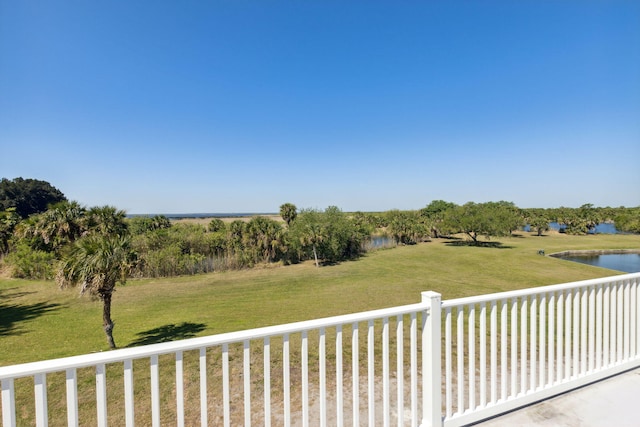 view of yard featuring a water view