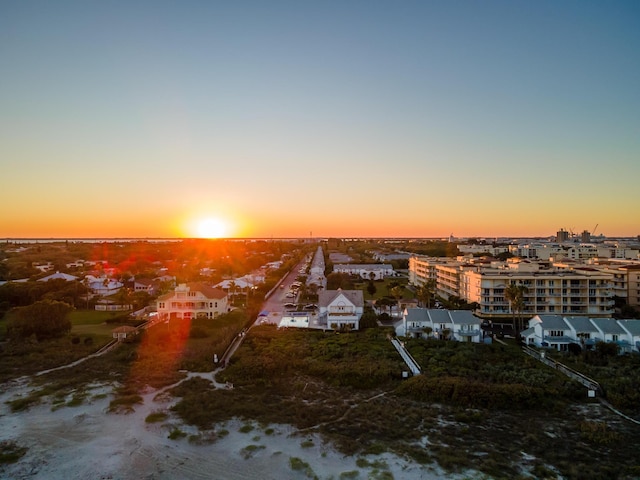 view of aerial view at dusk