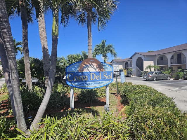 view of community / neighborhood sign