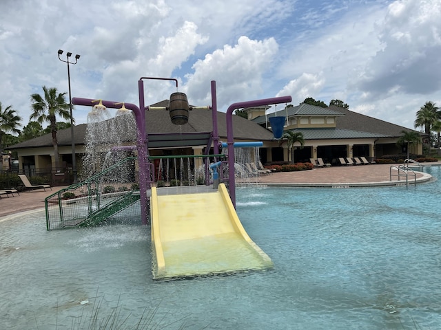 view of swimming pool