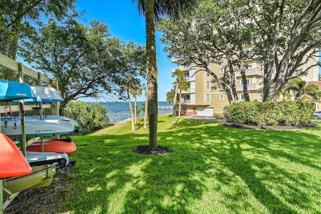 view of yard featuring a water view