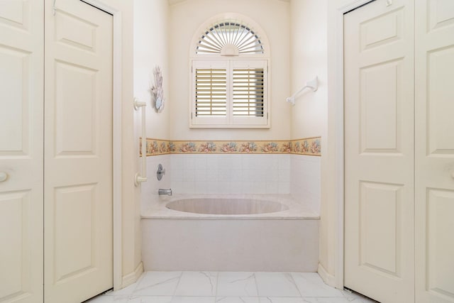 bathroom featuring a bathing tub