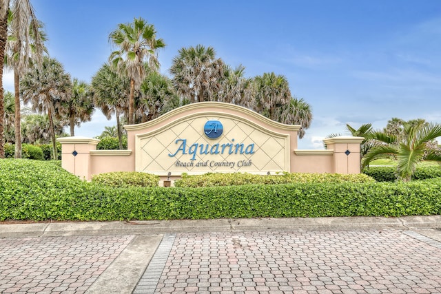 view of community / neighborhood sign