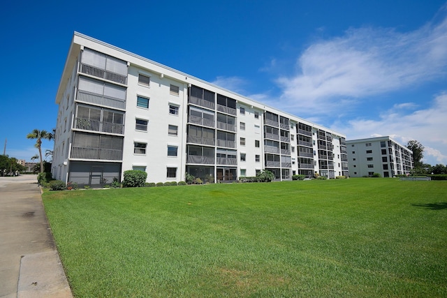 view of building exterior