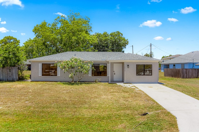 view of front of house with a front yard