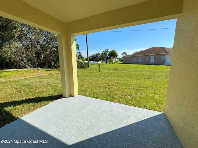 view of yard with a patio area