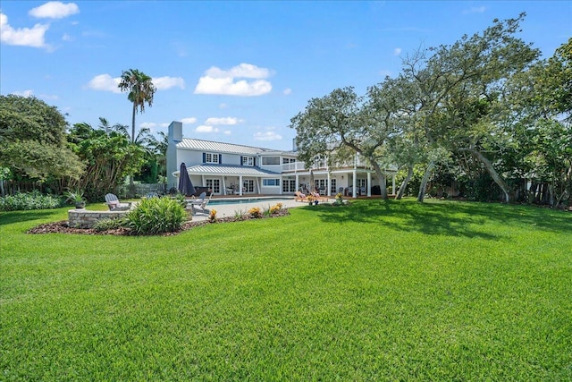 view of yard with a patio