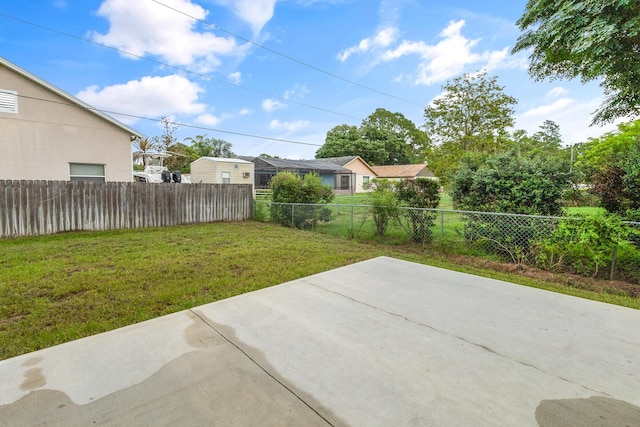 view of yard with a patio area