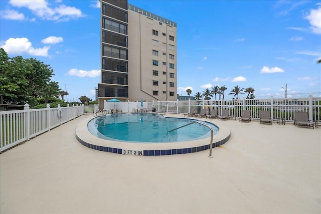 view of swimming pool